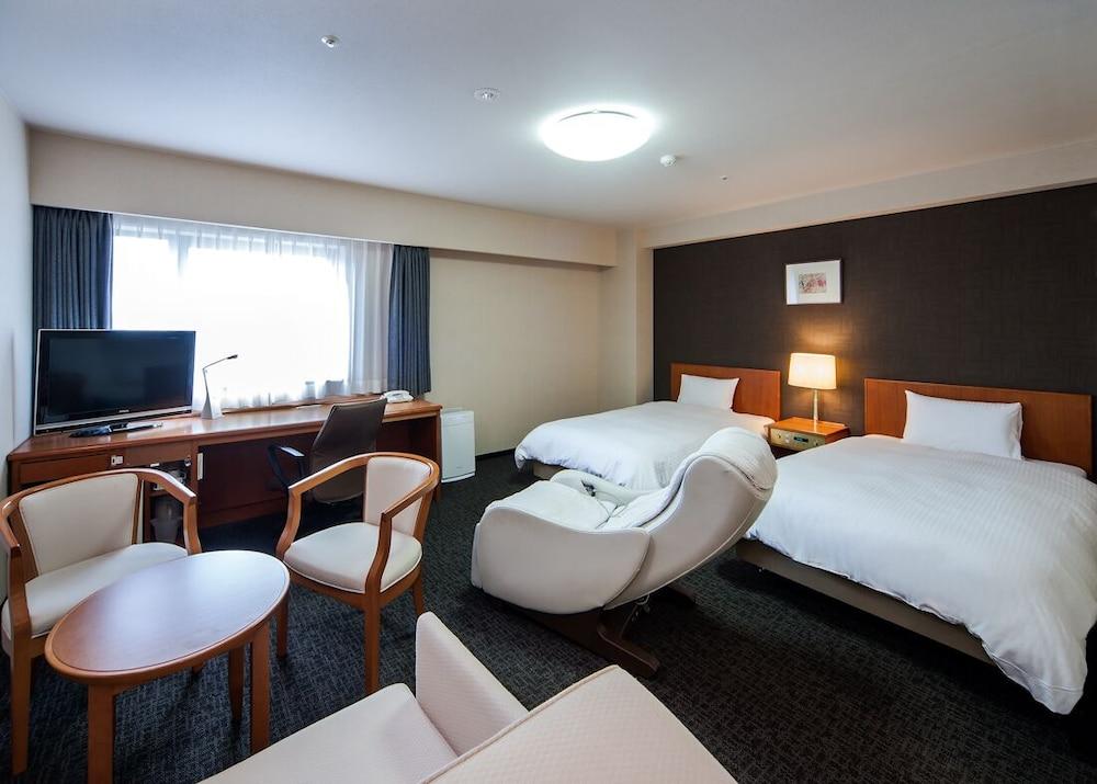 Daiwa Roynet Hotel Toyama Station Exterior foto